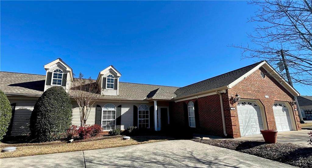1700 Oak Drive - Photo 1