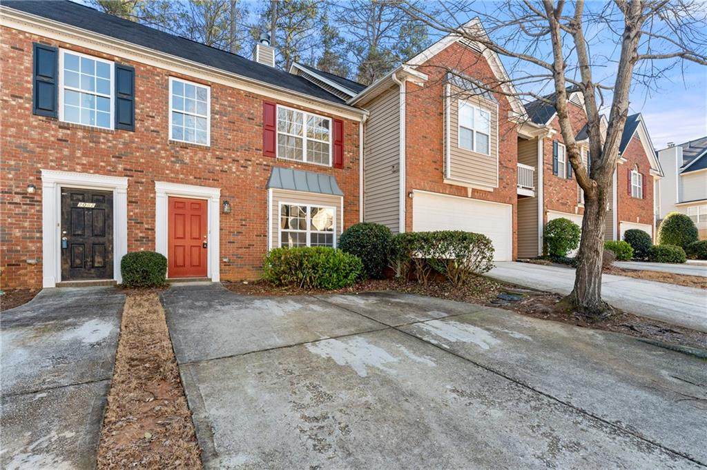 2084 Manhattan Parkway - Photo 1