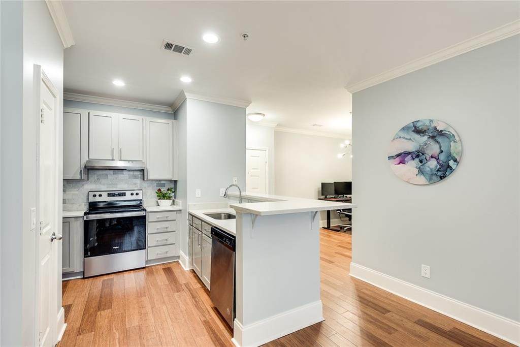 821 Ralph Mcgill Boulevard - Photo 1