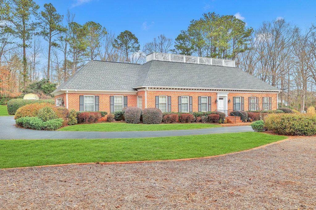 1074 Vineyard Drive - Photo 1