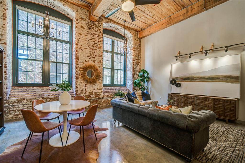 170 Boulevard - Photo 1