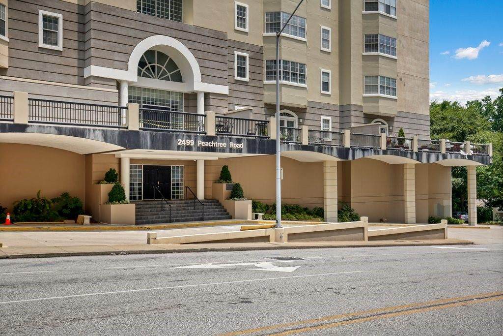 2499 Peachtree Road - Photo 1