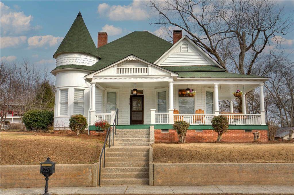 215 Confederate Avenue - Photo 1