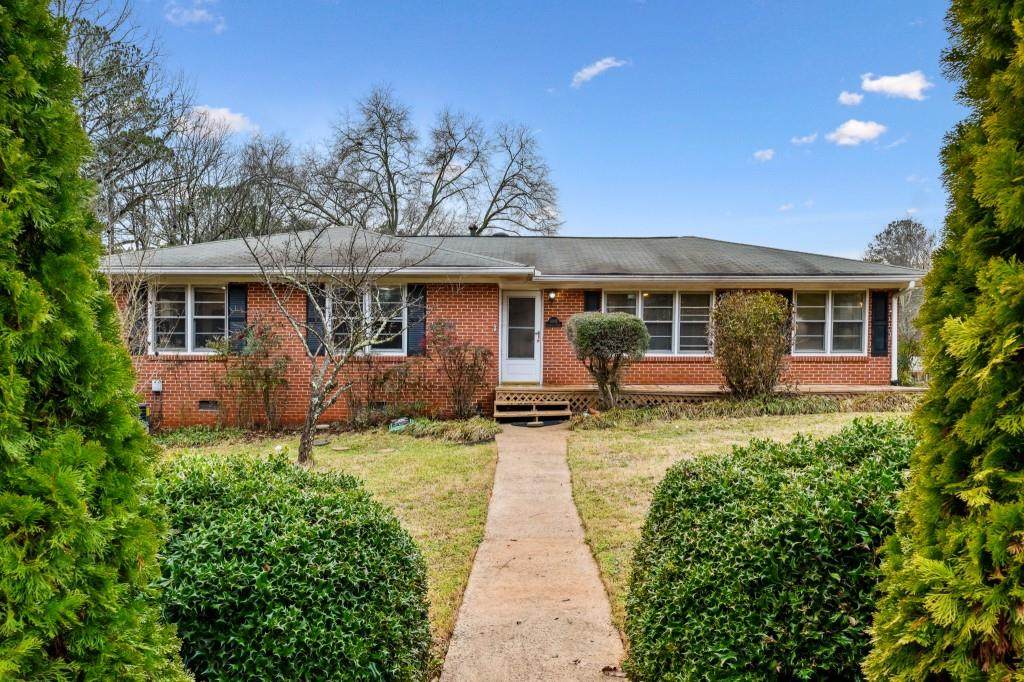 4005 Camelot Court - Photo 1