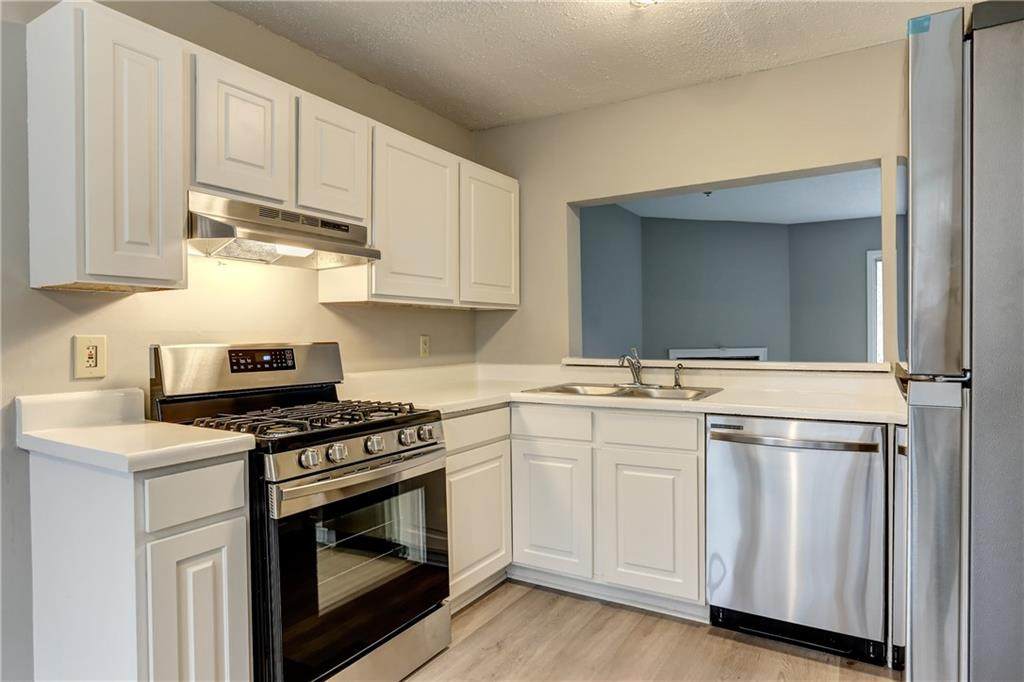 1566 Oakpointe Drive - Photo 1