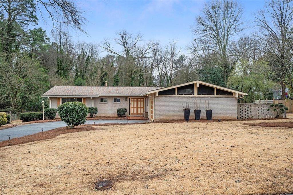 496 Safari Circle - Photo 1