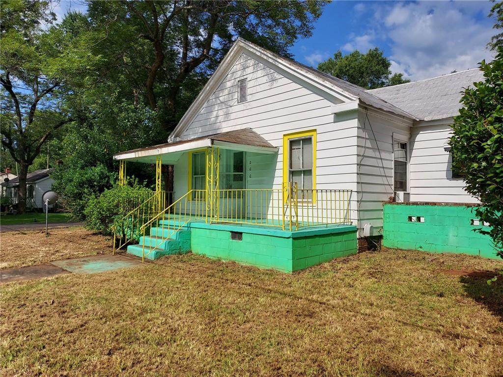 200 Pecan Street - Photo 1