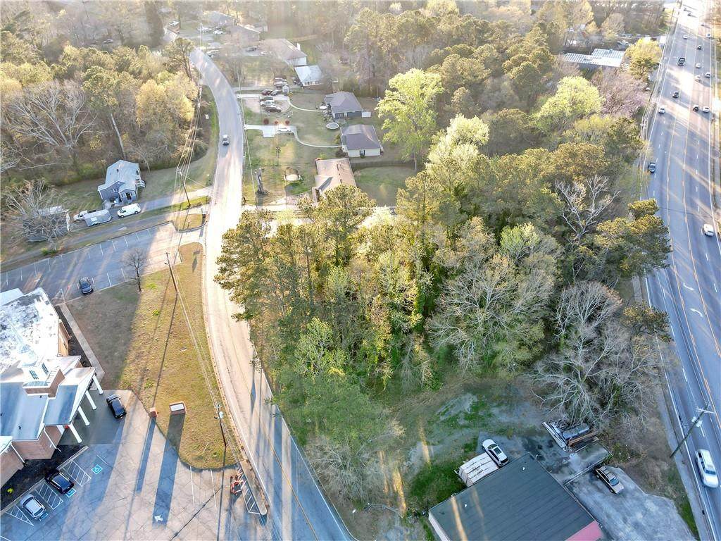 1587 Veterans Memorial Highway - Photo 1