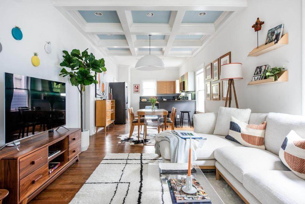 745 Kirkwood Avenue - Photo 1