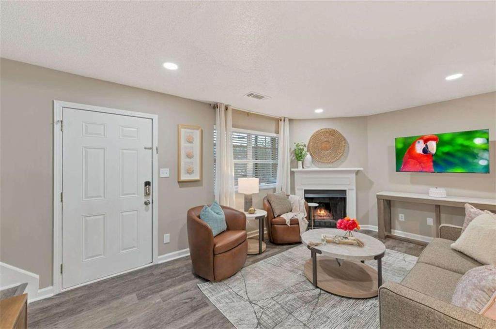 124 Bentley Parkway - Photo 1