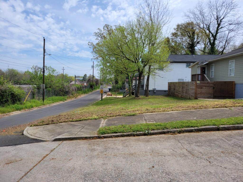 1042 West Avenue - Photo 1