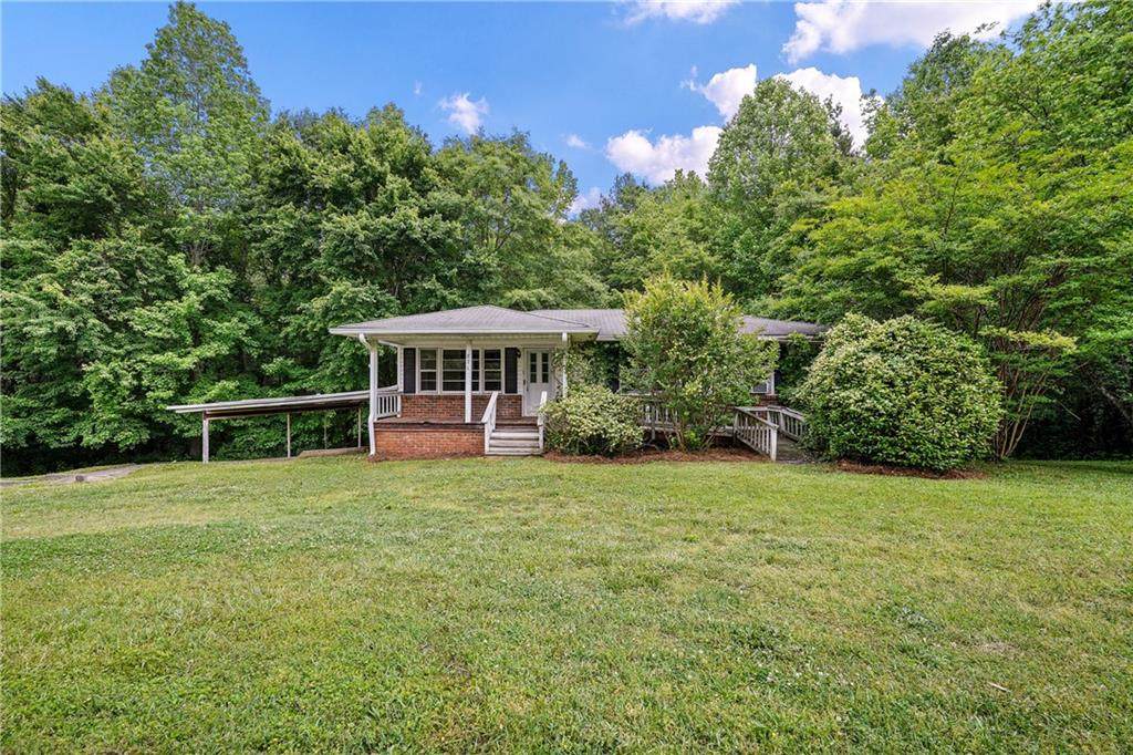 871 Cherokee Drive - Photo 1