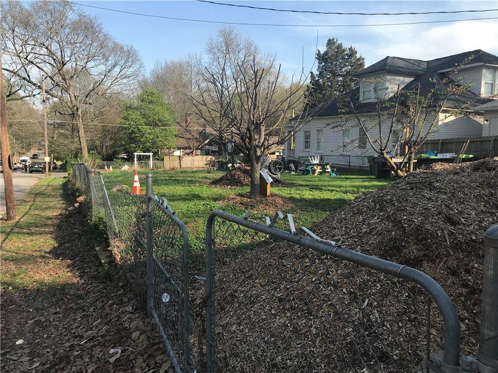 539 Hopkins Street - Photo 1