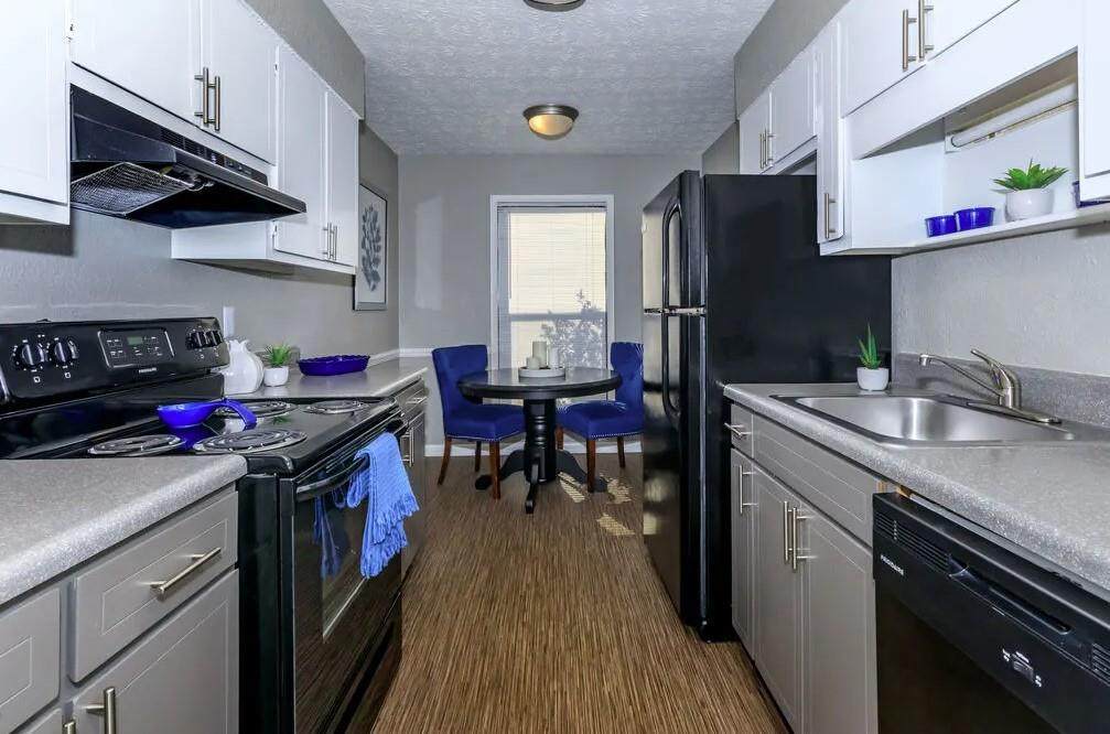 1805 Roswell Road - Photo 1