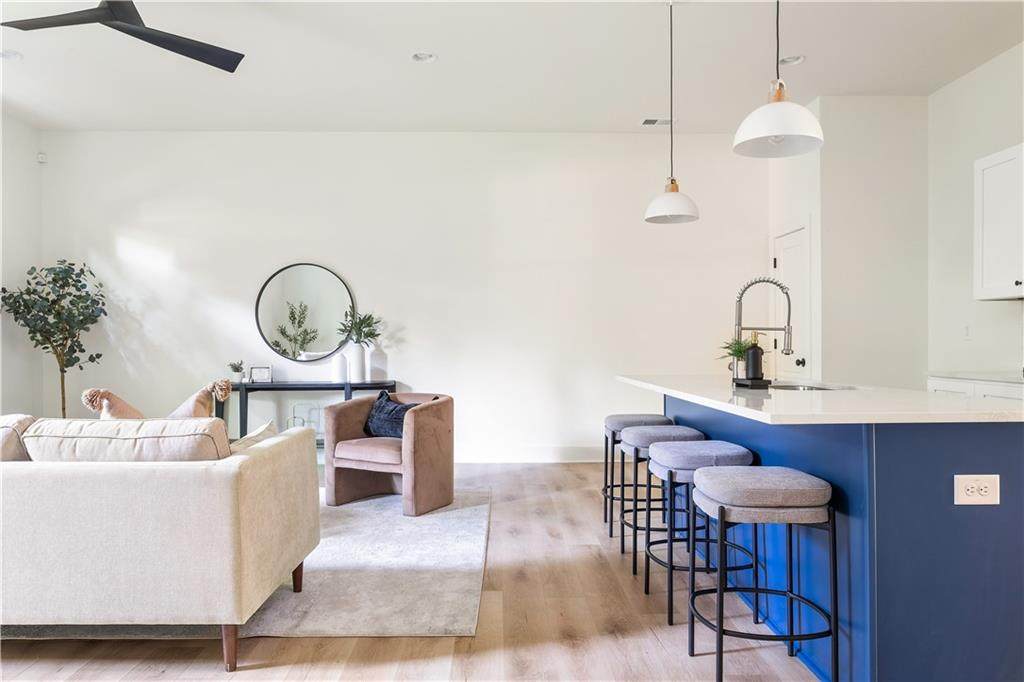 988 Parsons Street - Photo 1