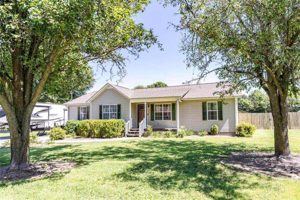 27 Fernwood Way - Photo 1