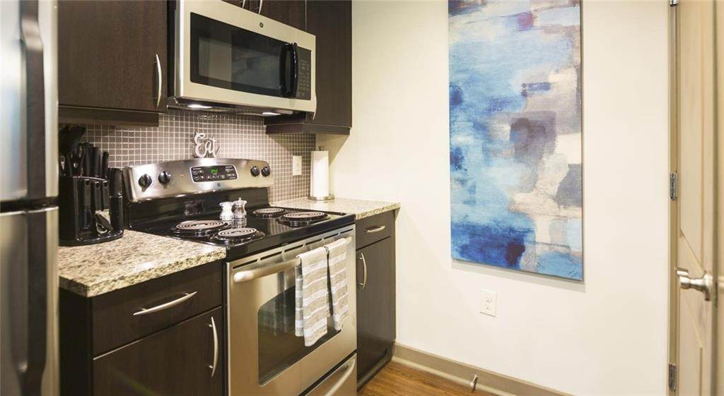 880 Glenwood Avenue - Photo 1