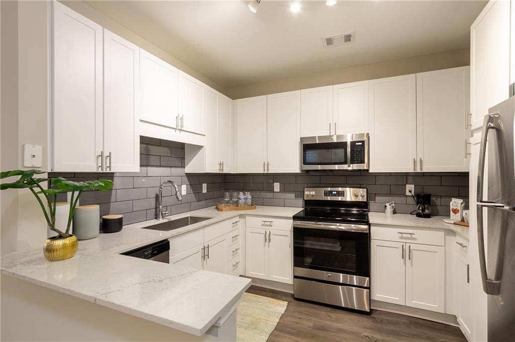 433 Highland Avenue - Photo 1