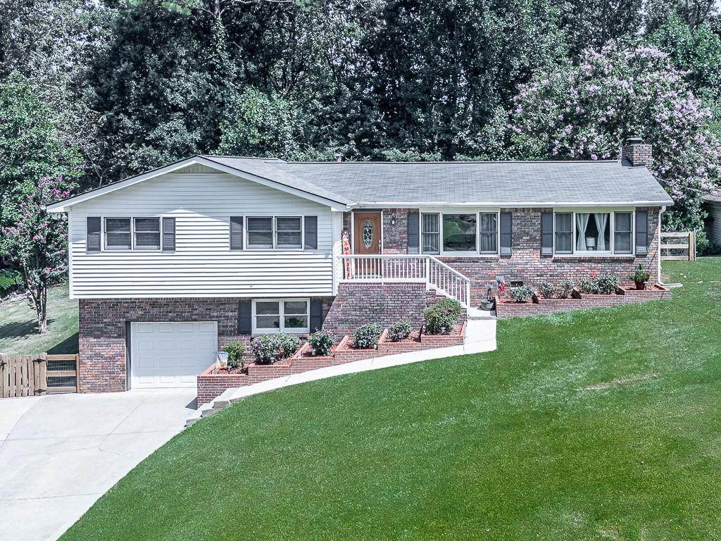 1592 Deerwood Lane - Photo 1