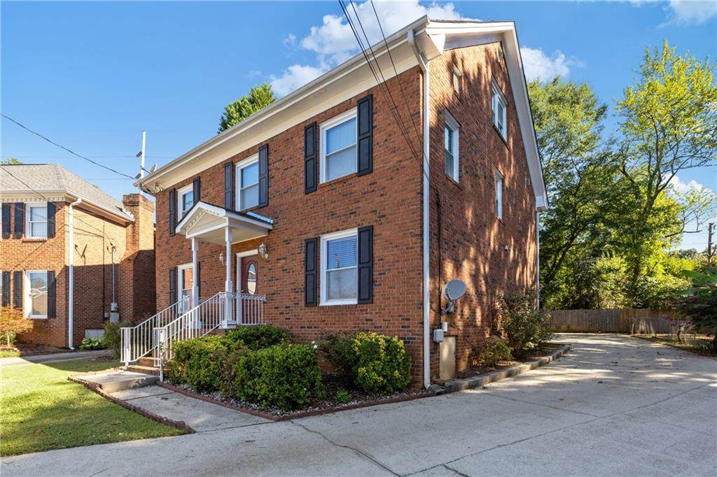 3118 Henderson Walk - Photo 1