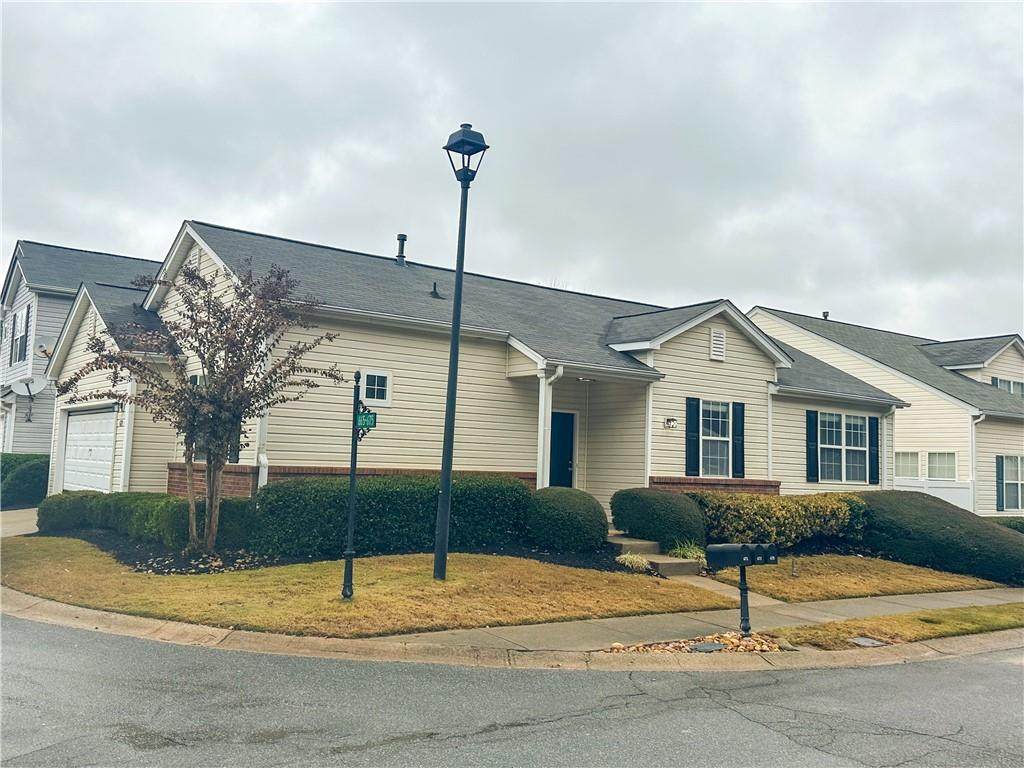 671 Bedford Court - Photo 1