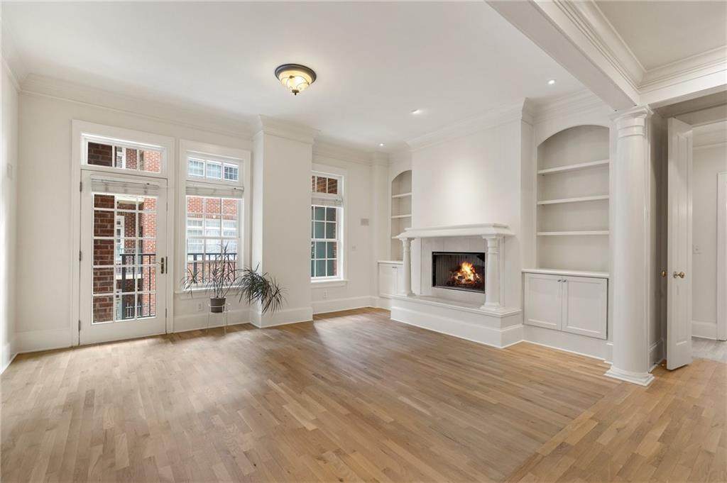 77 Peachtree Place - Photo 1