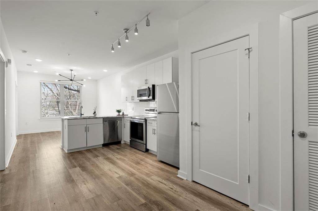525 Parkway Drive - Photo 1