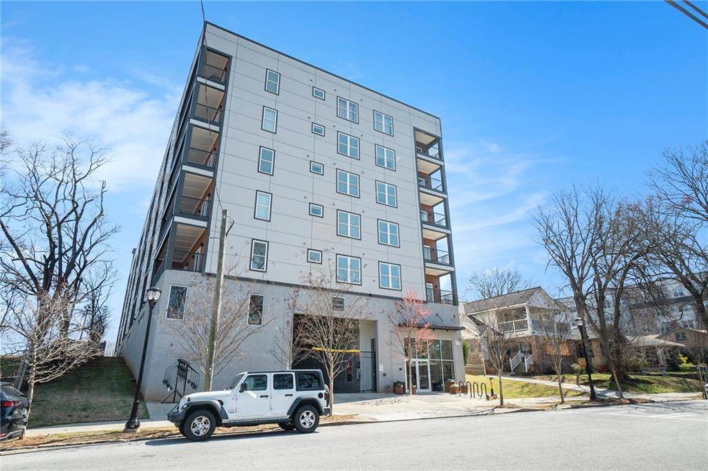 525 Parkway Drive - Photo 1