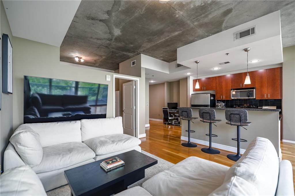 44 Peachtree Place - Photo 1