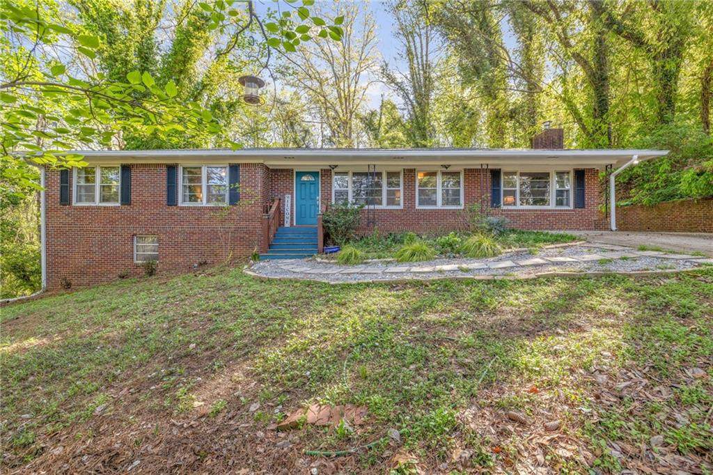 2140 Pine Tree Circle - Photo 1