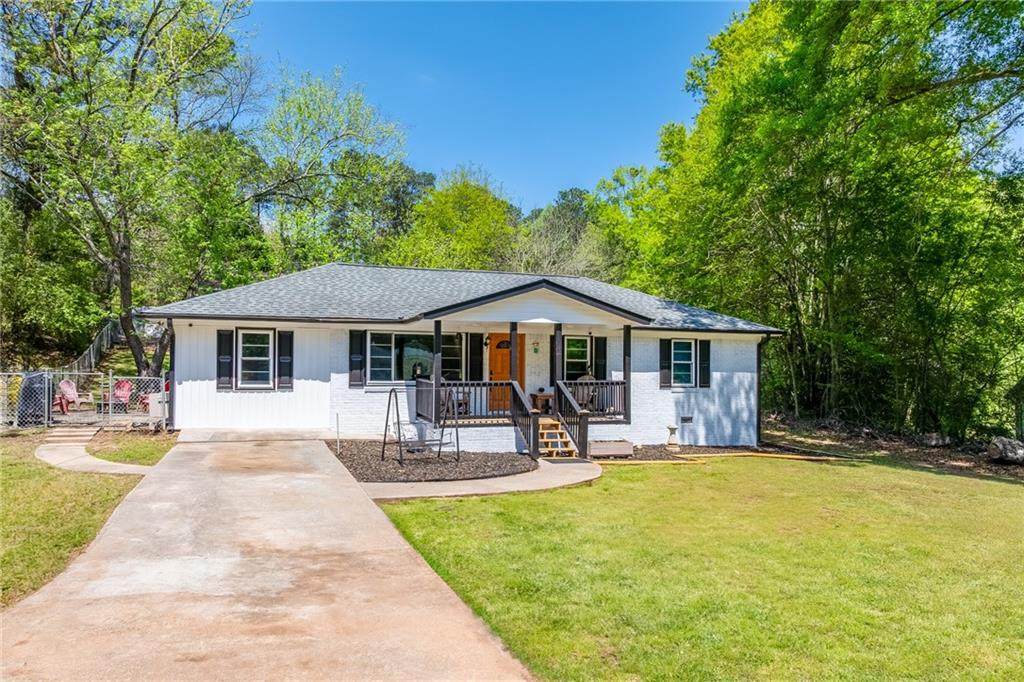 104 Pineview Drive - Photo 1