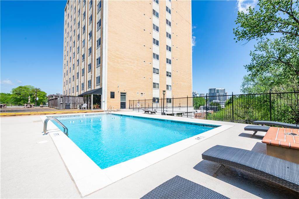 2285 Peachtree Road - Photo 1