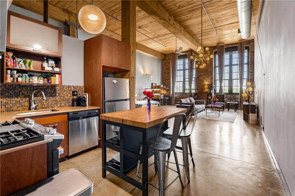 170 Boulevard - Photo 1