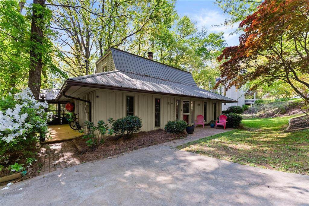 652 Wilshire Place - Photo 1
