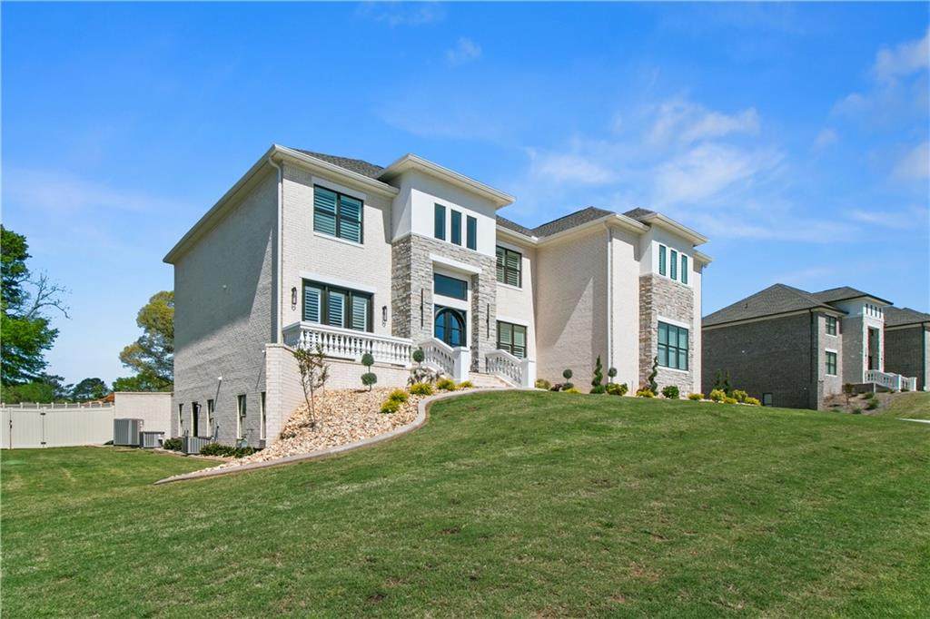 2989 Waterford Drive - Photo 1