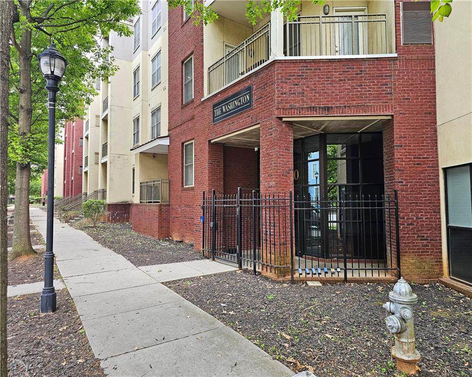 870 Mayson Turner Road - Photo 1