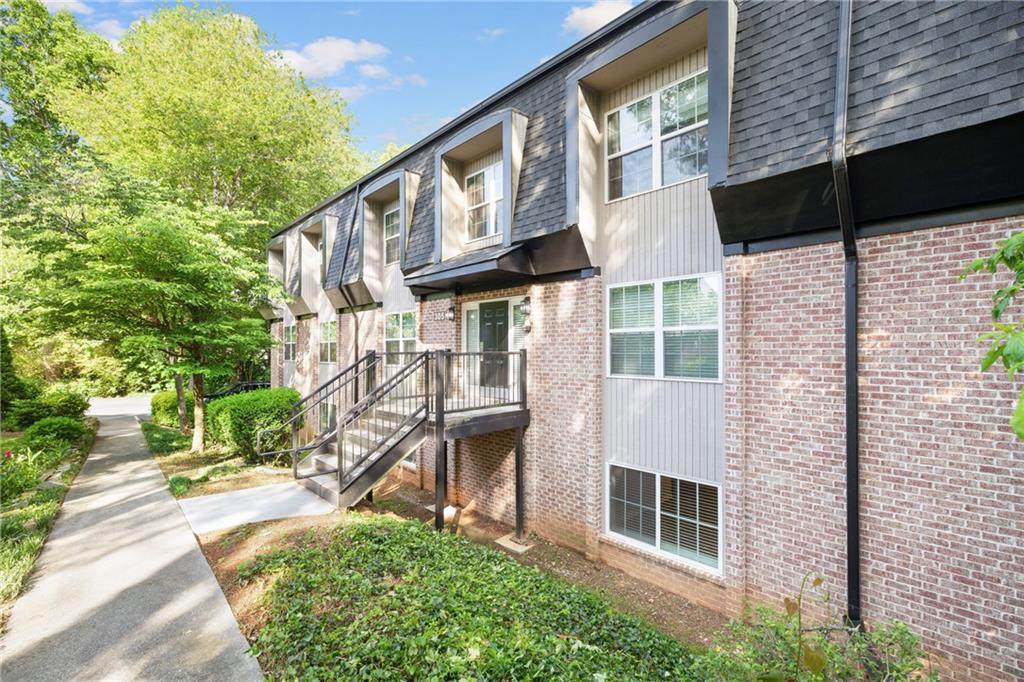 305 Winding River Village Drive - Photo 1