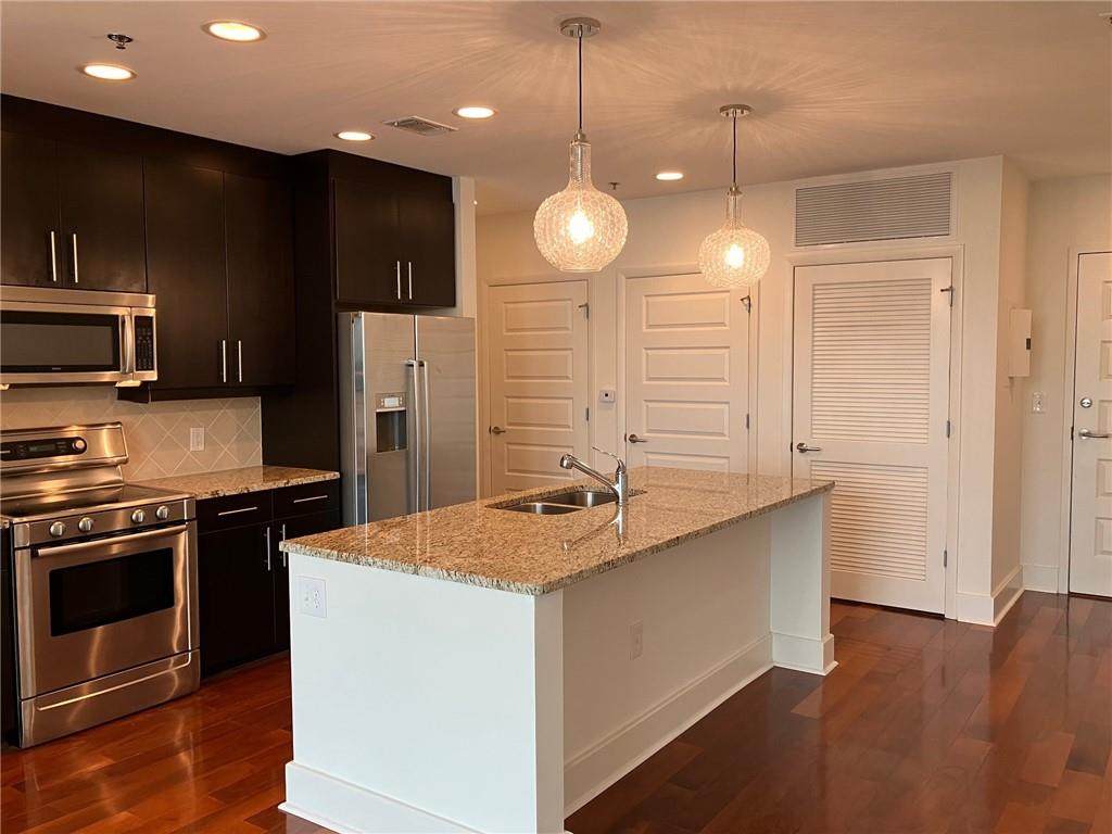 1080 Peachtree Street - Photo 1