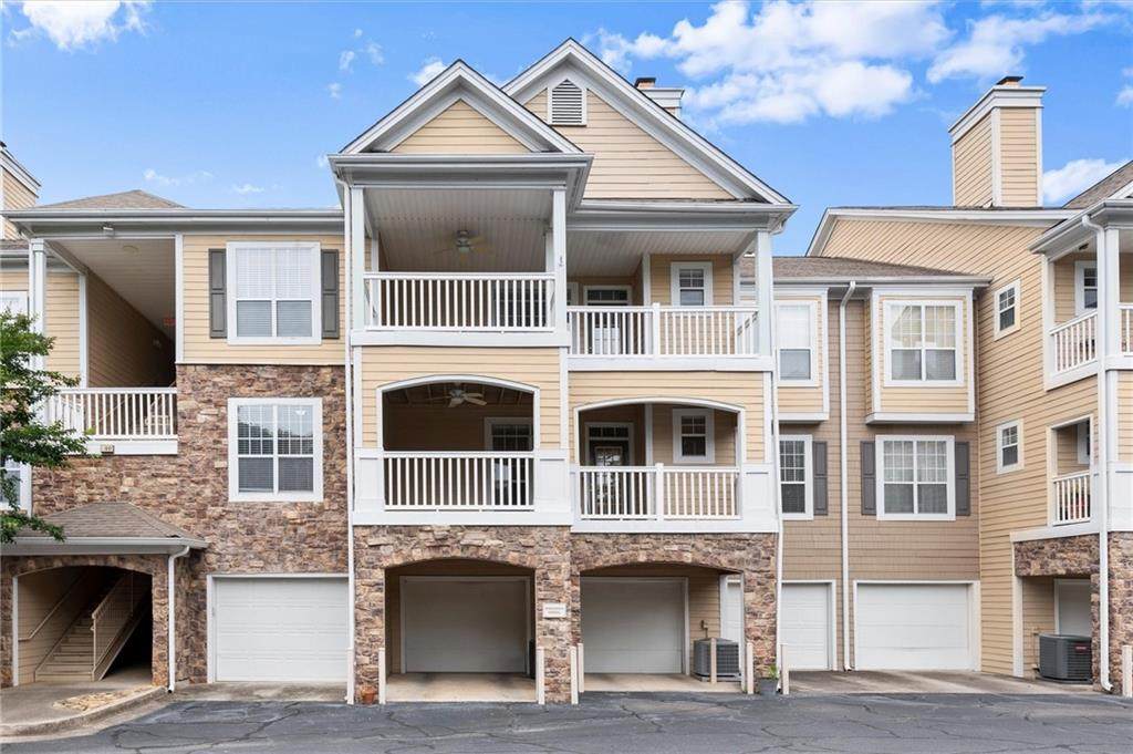 426 Pembrooke Circle - Photo 1