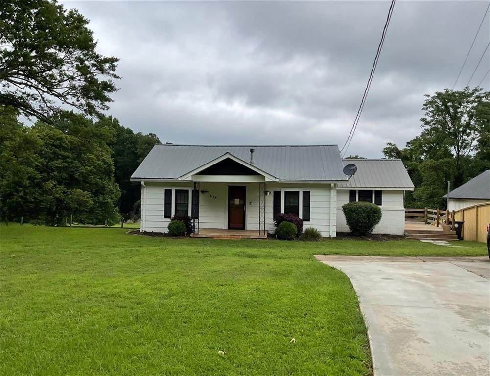 574 Lakeview Drive - Photo 1