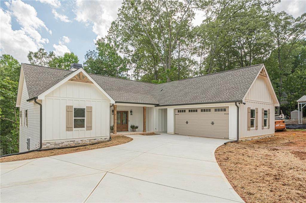 912 Oak Drive - Photo 1