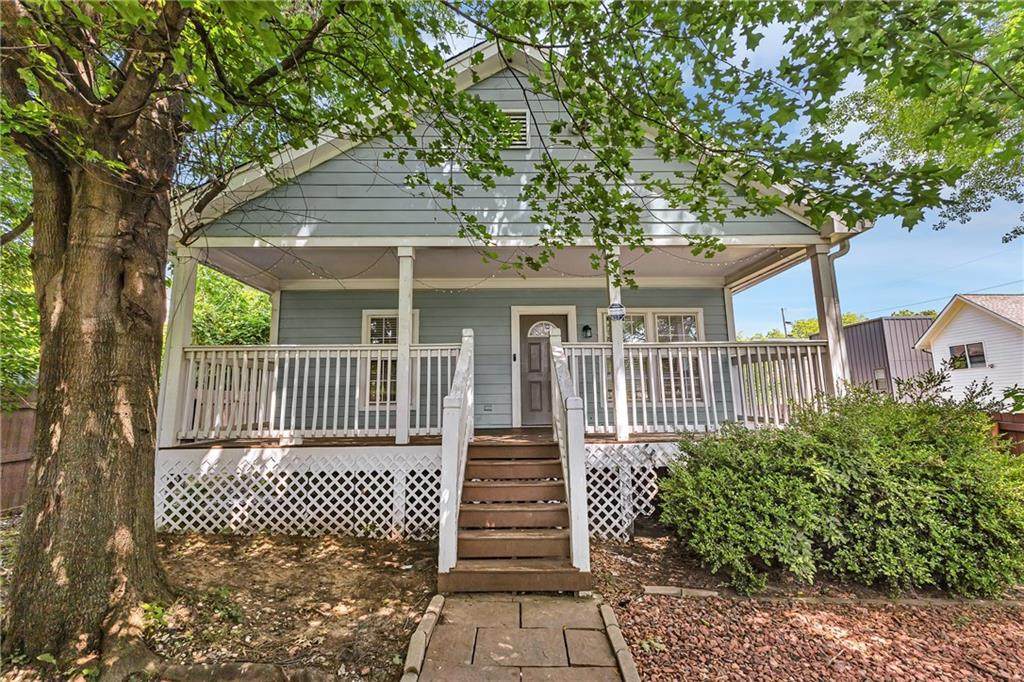 827 Fraser Street - Photo 1