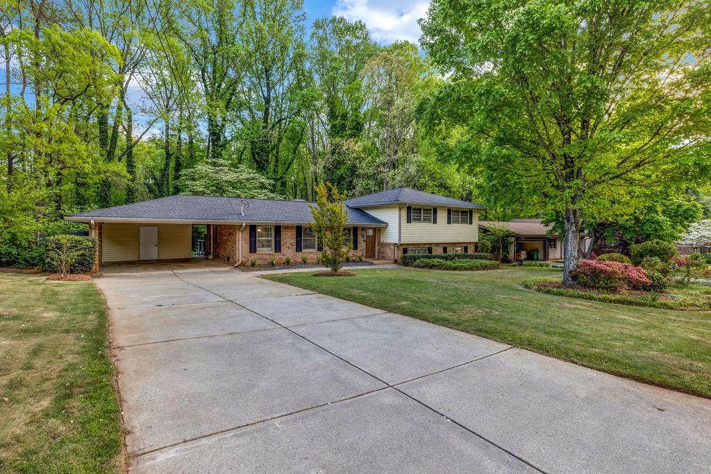 2921 Country Squire Lane - Photo 1