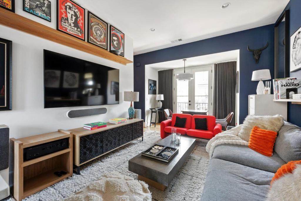 691 Fraser Street - Photo 1