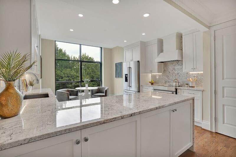 750 Park Avenue - Photo 1