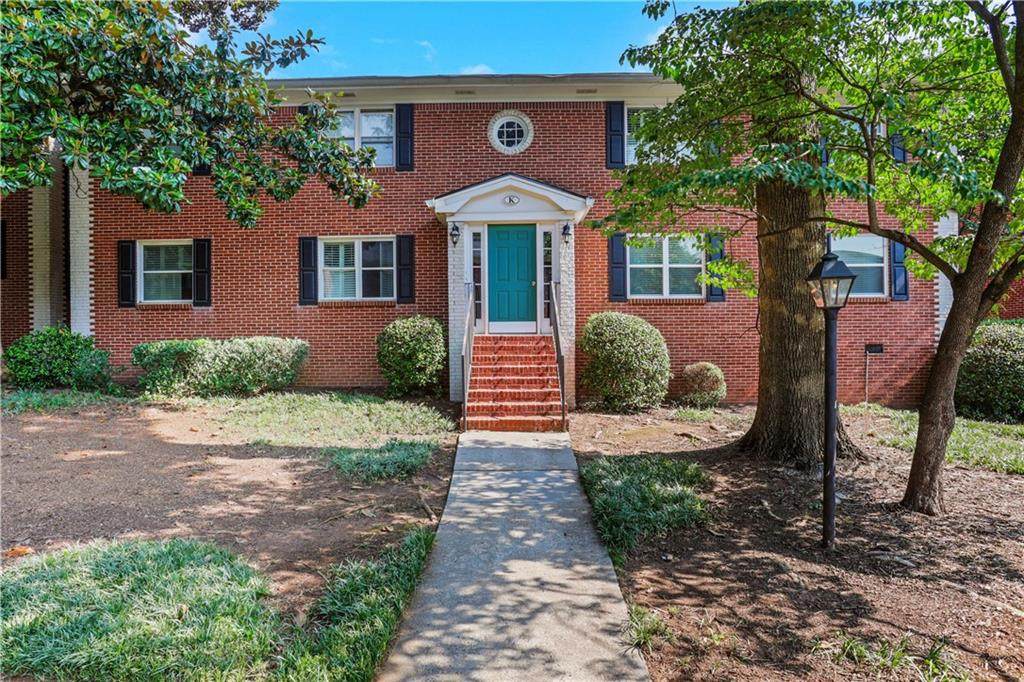 4282 Roswell Road - Photo 1