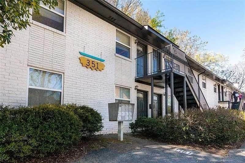351 Cherokee Avenue - Photo 1