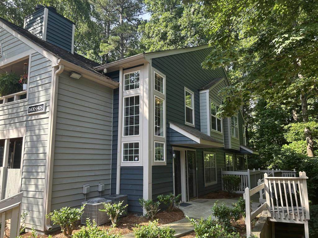 1404 Crossing Drive - Photo 1
