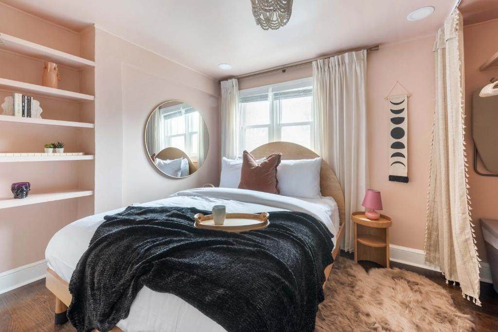 1351 Oxford Road - Photo 1