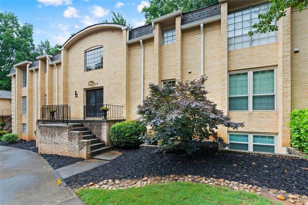 5400 Roswell Road - Photo 1